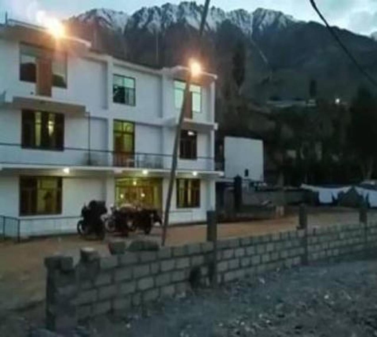 Hotel Suru View Kargil Exteriör bild